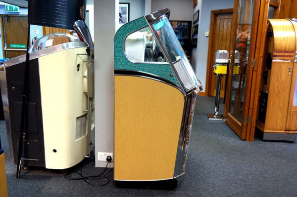 Wurlitzer 1900 Centennial Jukebox with Wall Box - Image 6
